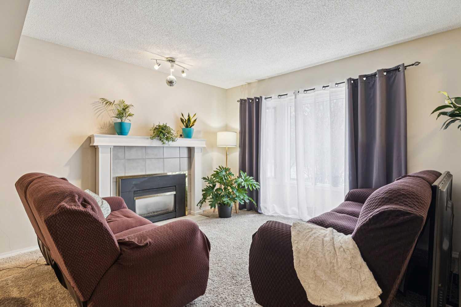 206 Cedarwood Park SW