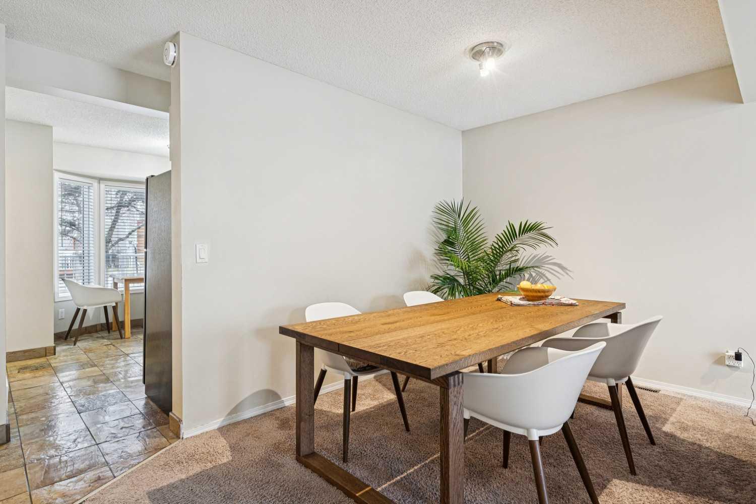 206 Cedarwood Park SW