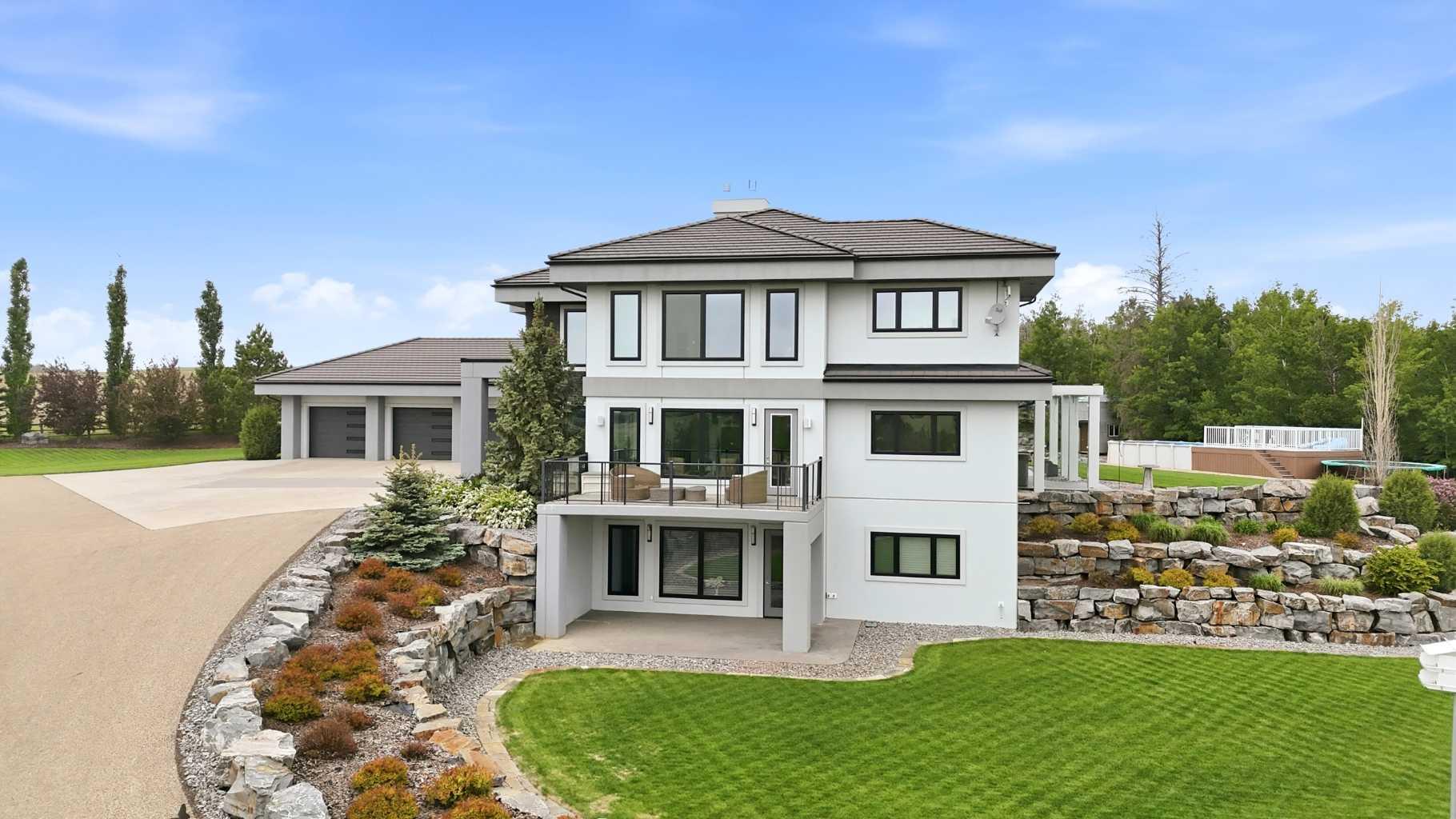 255038 Township Road 434