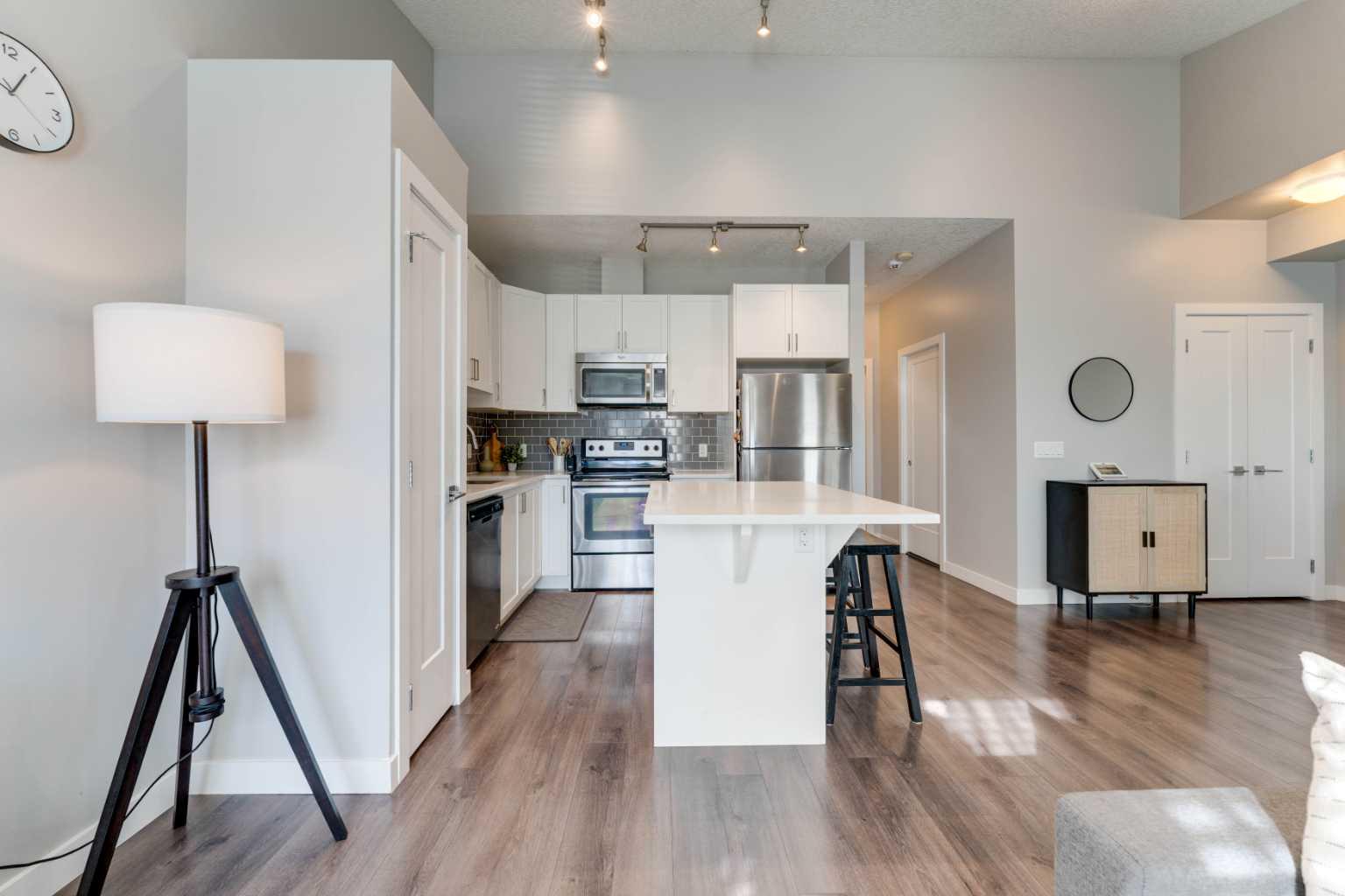 165 Evanscrest Gardens NW