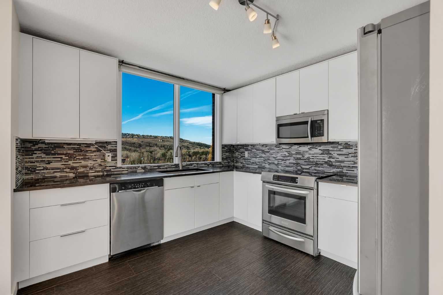 145 Point Drive NW 1108