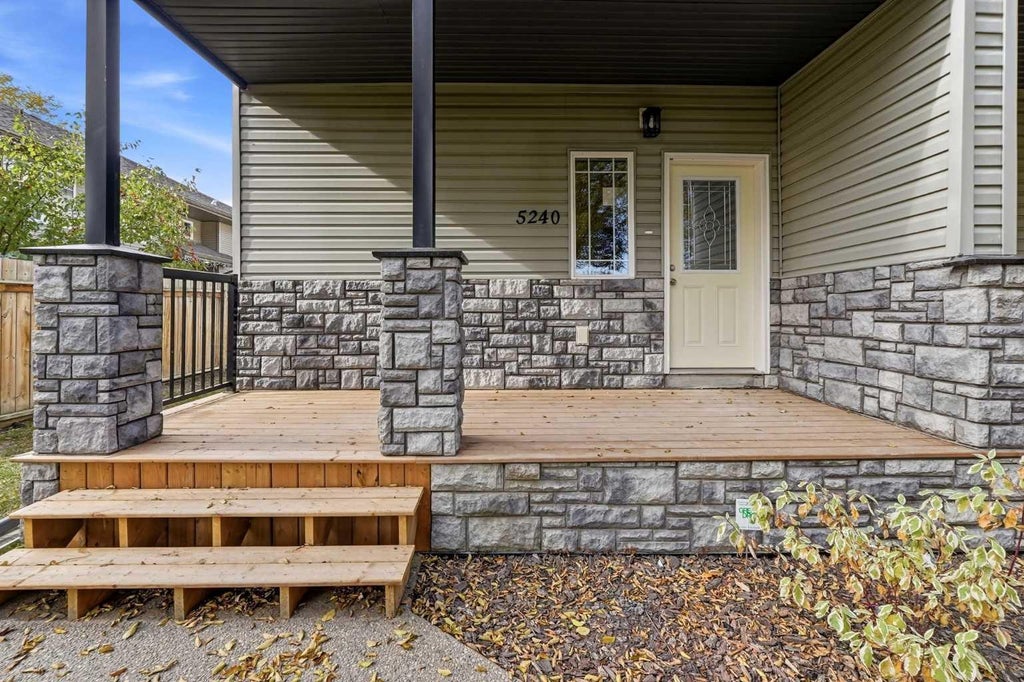 Photo of 5240 51 Street, Lacombe, AB T4L 1H7 (MLS # A2351062)
