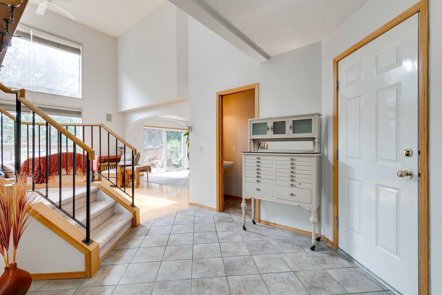 187 Valley Brook Circle NW