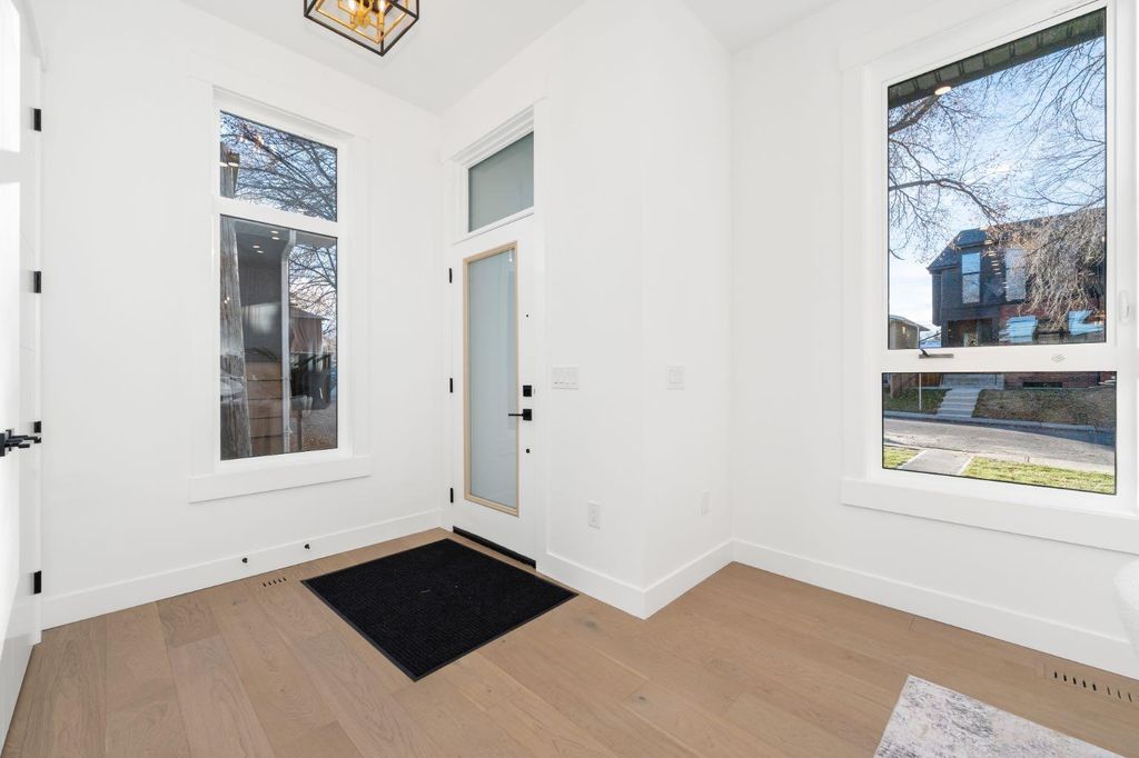 Photo of 1444 43 Street SW, Calgary, AB T3C 2A2 (MLS # A2268443)