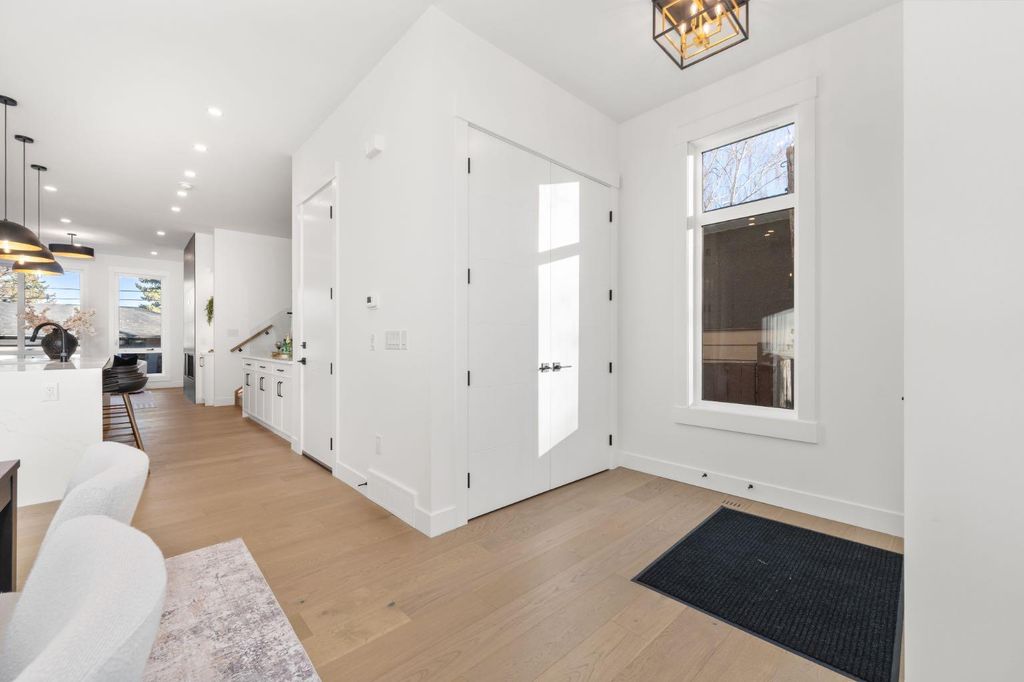 Photo of 1444 43 Street SW, Calgary, AB T3C 2A2 (MLS # A2268443)