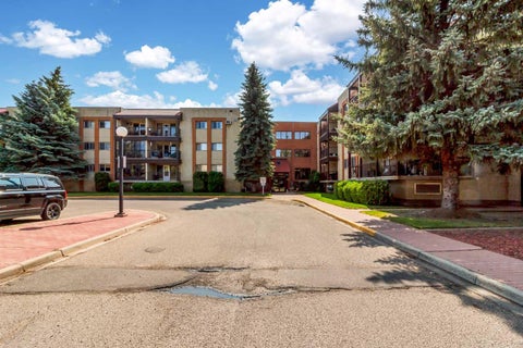 Photo of 1480 Southview Drive SE #143, Medicine Hat, AB T1B 3Z3 (MLS # A2311330)