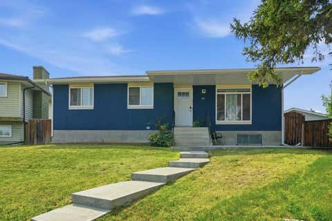 Photo of 40 Penworth Place SE, Calgary, AB T2A 4G4 (MLS # A2334140)