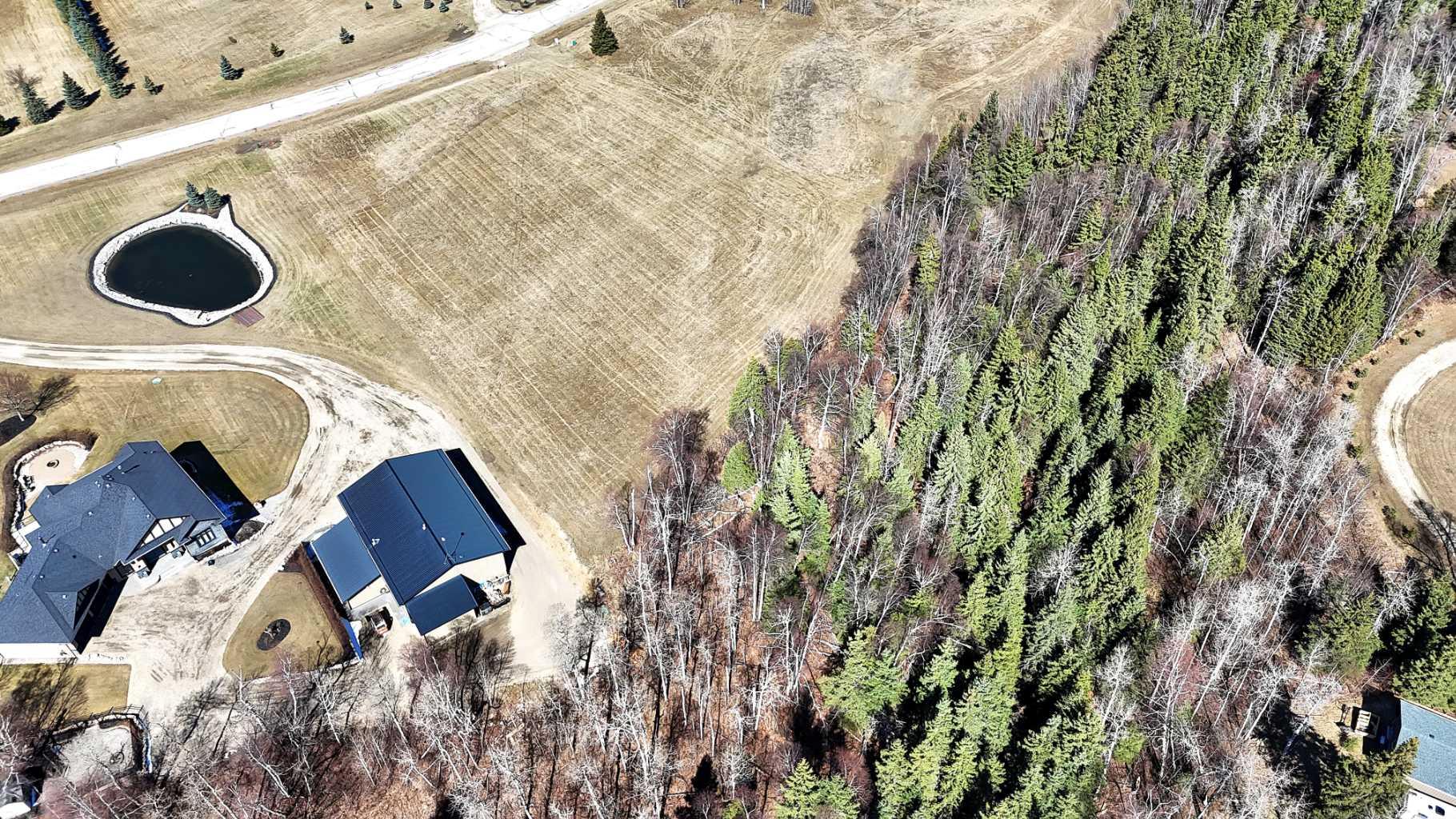 21 HIDDEN VALLEY CLOSE