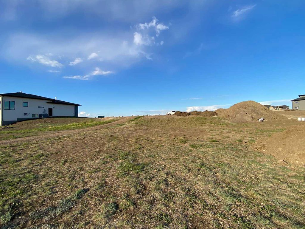 Photo of 4 Kingfisher Estates Drive, Lake Newell Resort, AB T1R 0Y5 (MLS # A2314245)