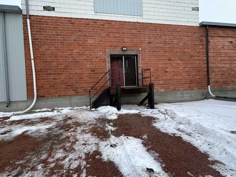 2404 2nd Avenue N 3 Lethbridge AB T1H 0C2