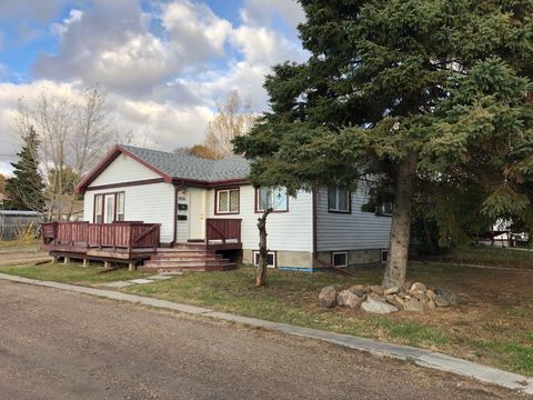 Photo of 9856 104 Avenue, Grande Prairie, AB T8V 1E4 (MLS # A2319894)