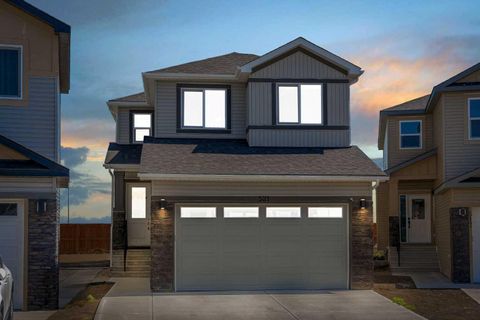 521 Corner Meadows Way NE Calgary AB T3N 2C9