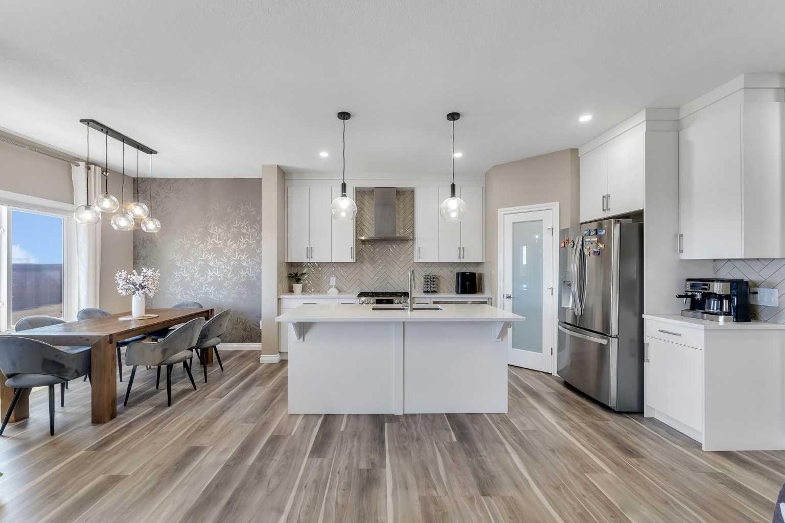 521 Corner Meadows Way NE