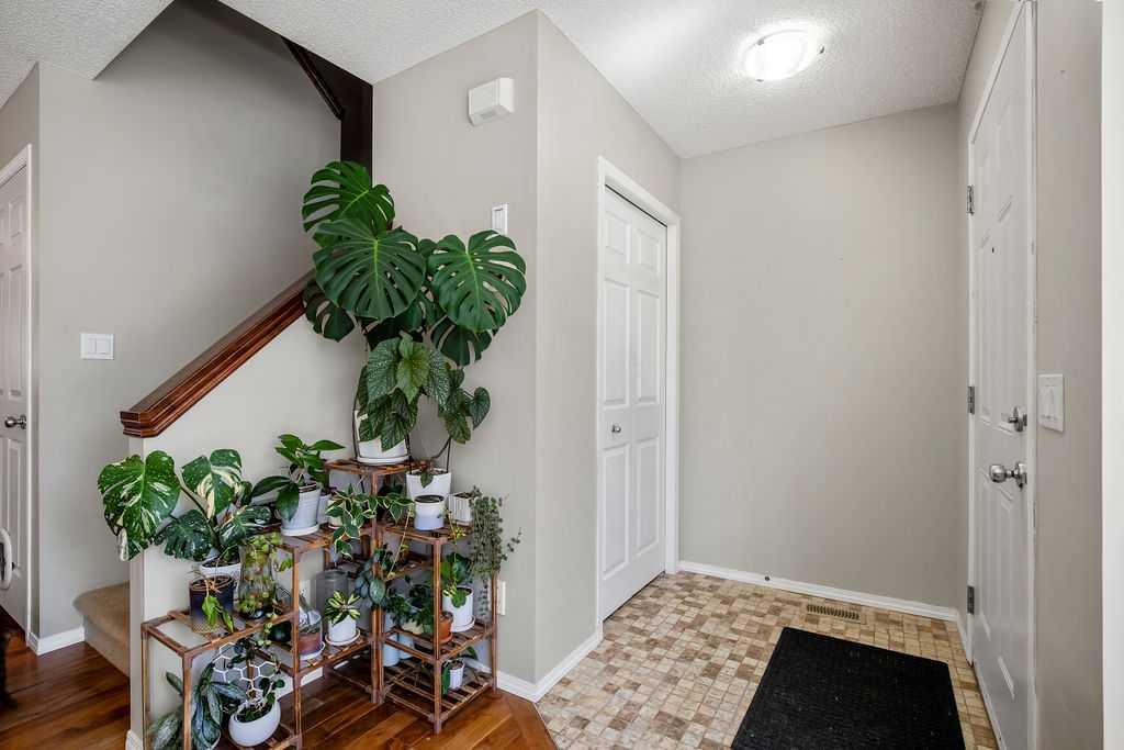 275 Everstone Drive SW