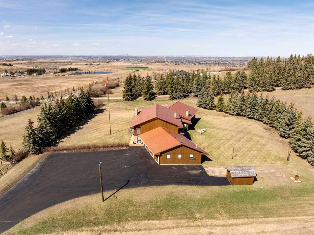 Photo of 302 Macleod Trail, Rural Foothills County, AB T1S 5J4 (MLS # A2303869)