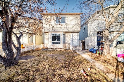 46 Martindale Mews NE Calgary AB T3J 2V5