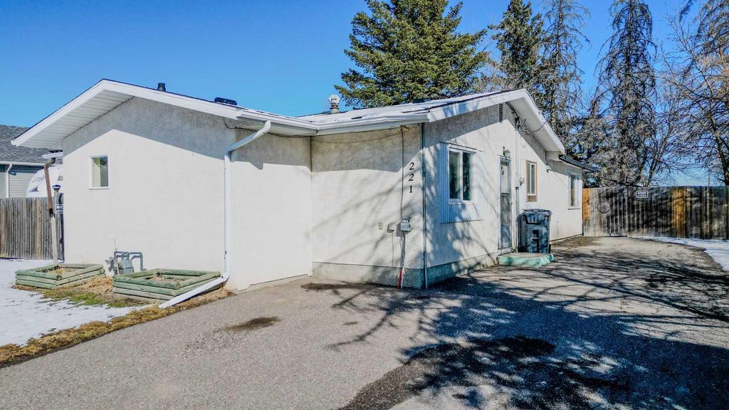 Photo of 221 N 250 E, Raymond, AB T0K 2S0 (MLS # A2292231)