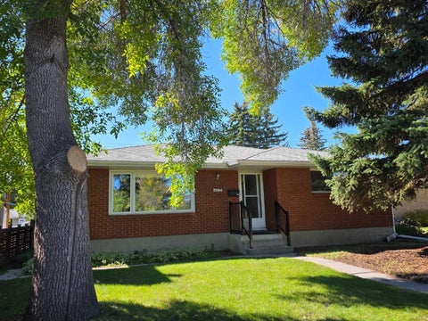 Photo of 4215 Villa Crescent NW, Calgary, AB T2L 2K2 (MLS # A2344508)