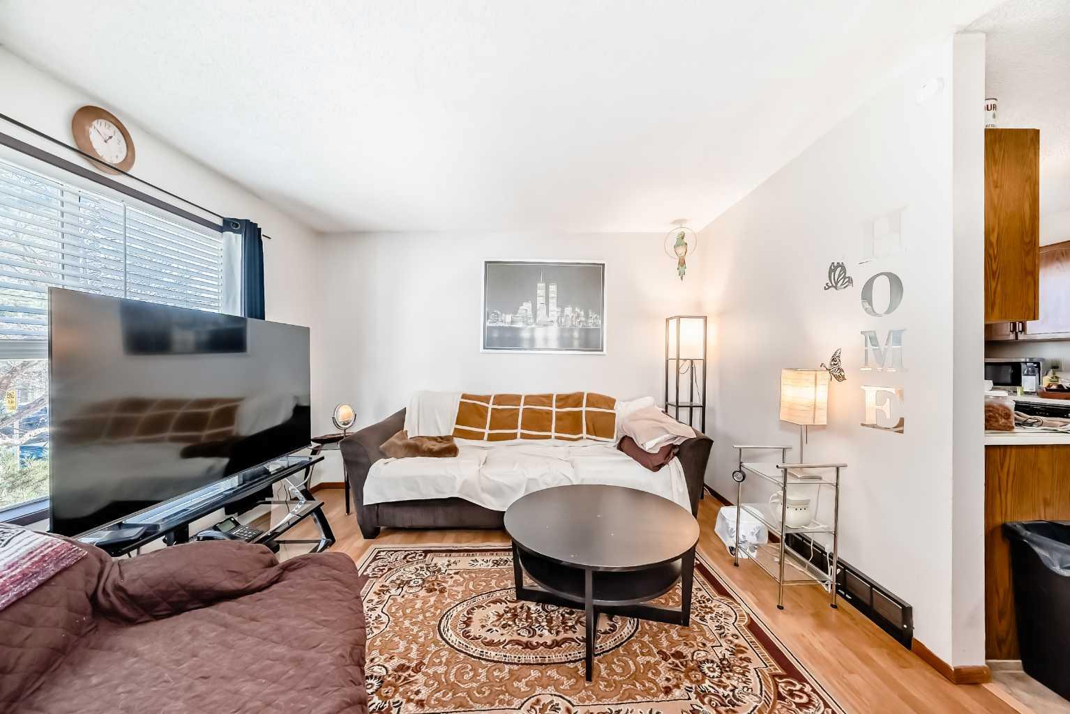 27 Martinview Crescent NE