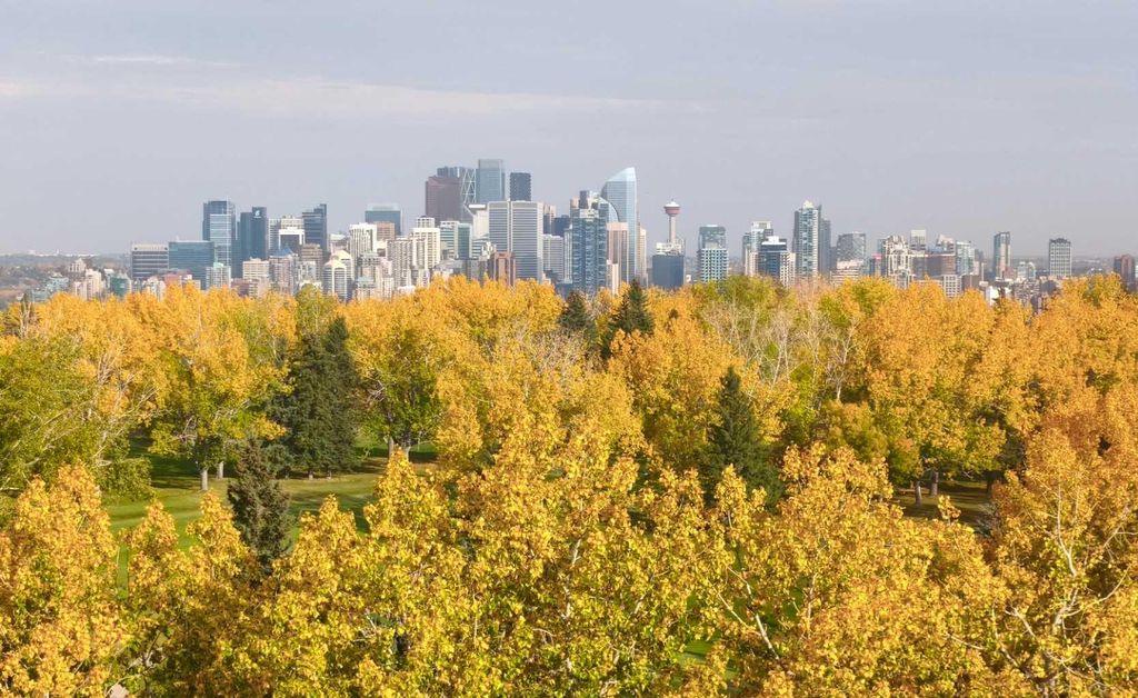 Photo of 24 Hemlock Crescent SW #3803, Calgary, AB T3C 2Z1 (MLS # A2275095)