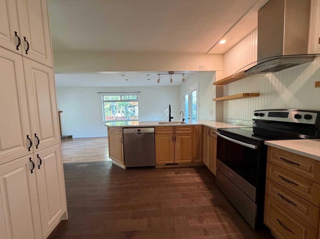 Photo of 10108 94 Avenue, Grande Prairie, AB T8V 0K8 (MLS # A2348752)