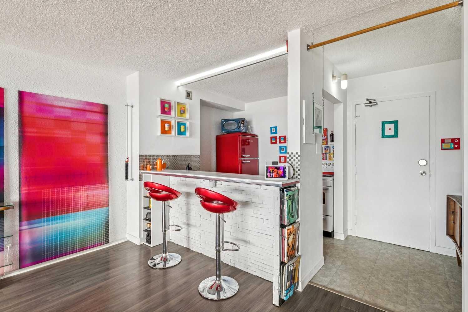 221 6 Avenue SE 2701