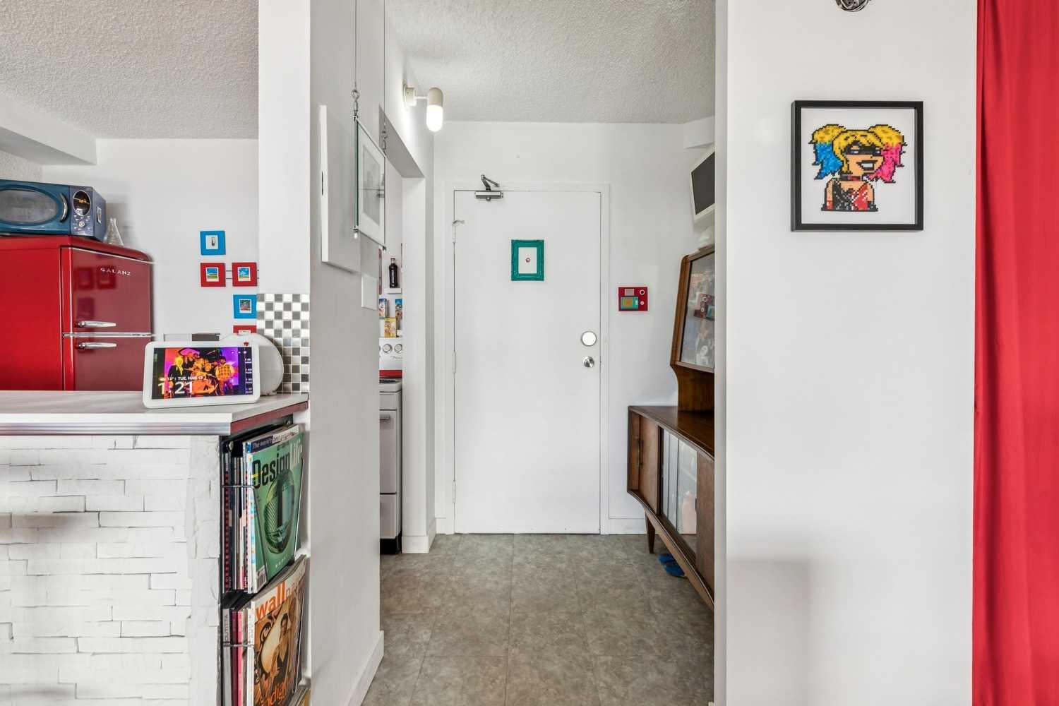 221 6 Avenue SE 2701