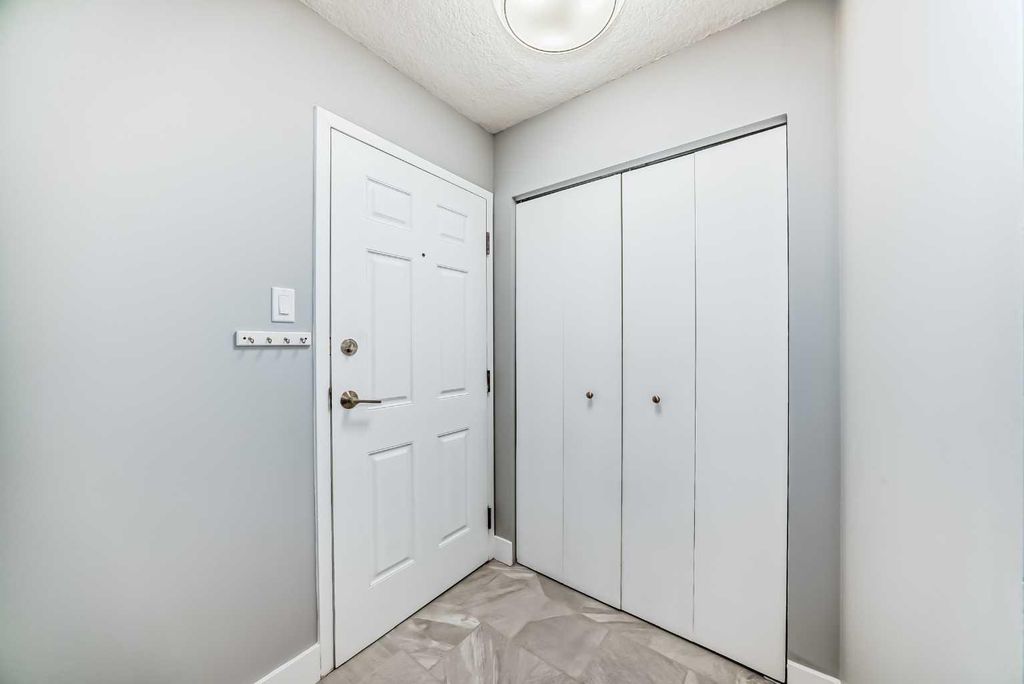 Photo of 537 14 Avenue SW #604, Calgary, AB T2R 0M7 (MLS # A2309980)
