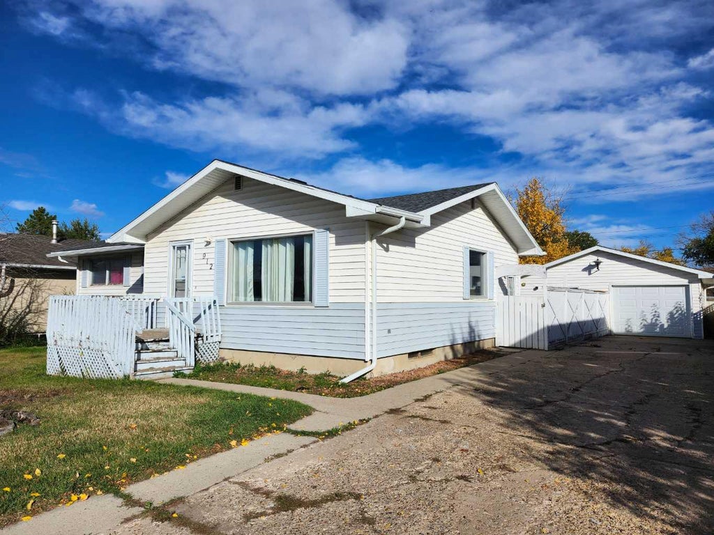 Photo of 912 11 Street SE, Drumheller, AB T0J 0Y7 (MLS # A2351392)