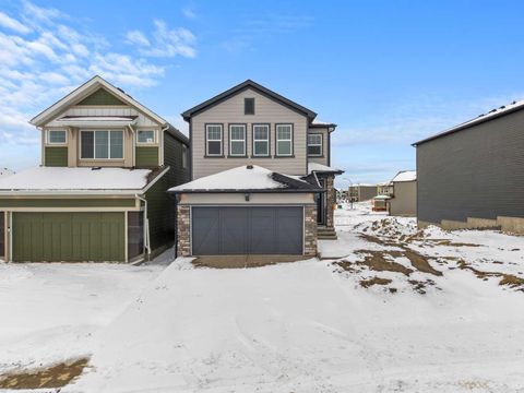 Photo of 327 Legacy Reach Common SE, Calgary, AB T2X 4H1 (MLS # A2292291)