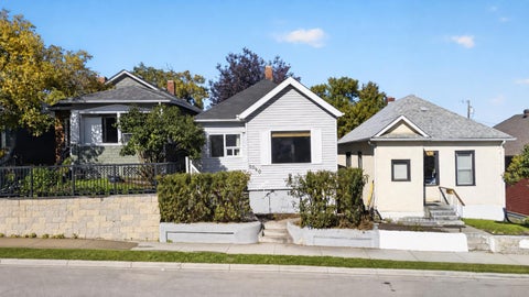 Photo of 1040 19 Avenue SE, Calgary, AB T2G 1M2 (MLS # A2346933)