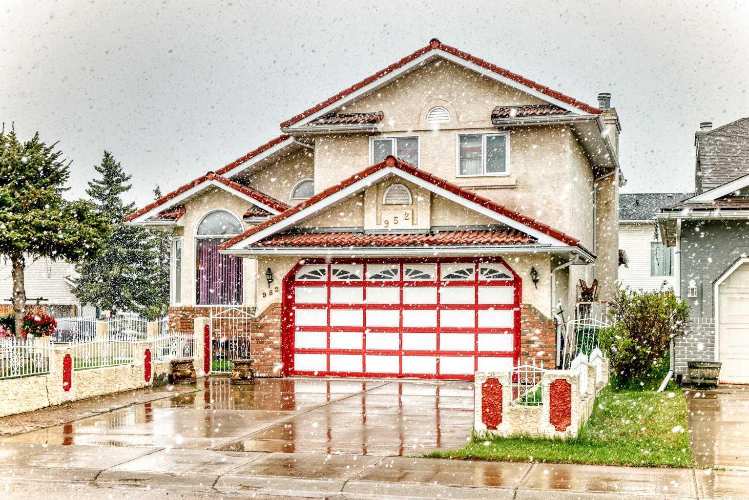 952 Applewood Drive SE