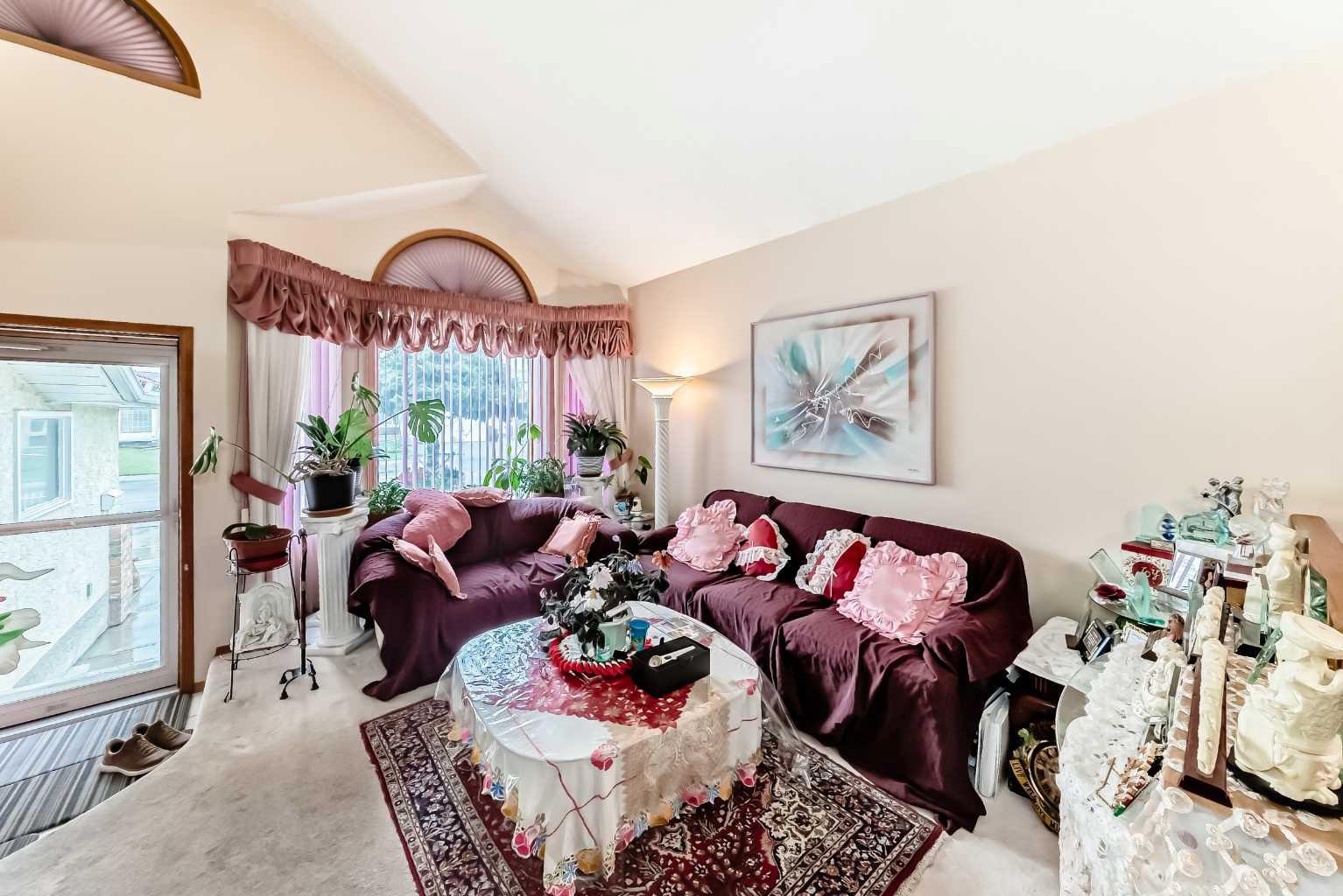 952 Applewood Drive SE