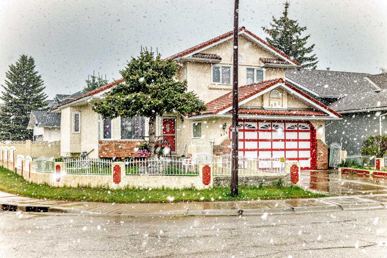 952 Applewood Drive SE