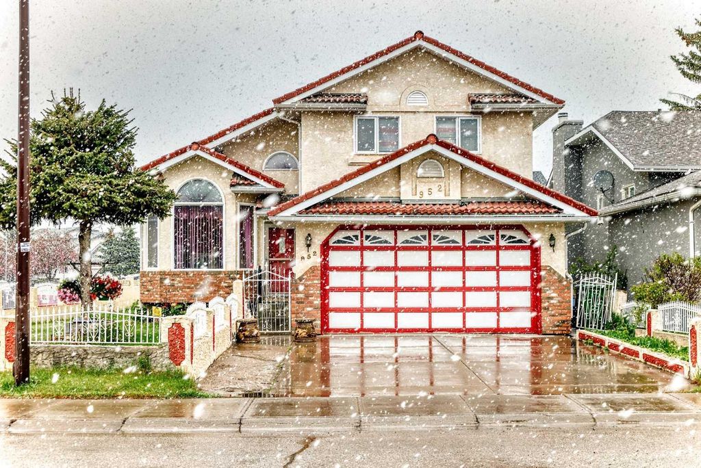 Photo of 952 Applewood Drive SE, Calgary, AB T2A 7N3 (MLS # A2311432)