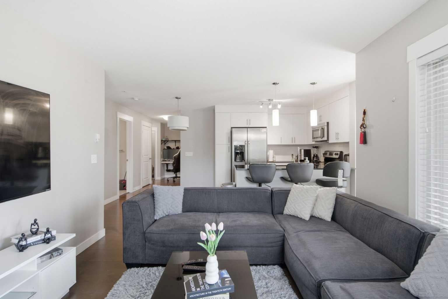 240 Skyview Ranch Road NE 2206