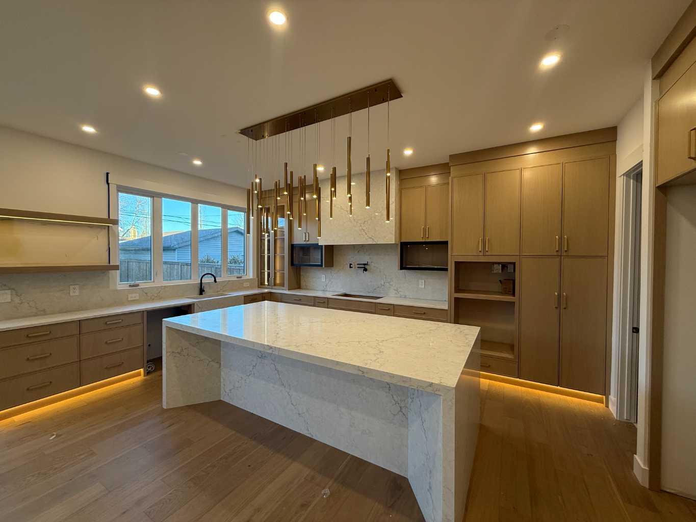 1910 Broadview Road NW