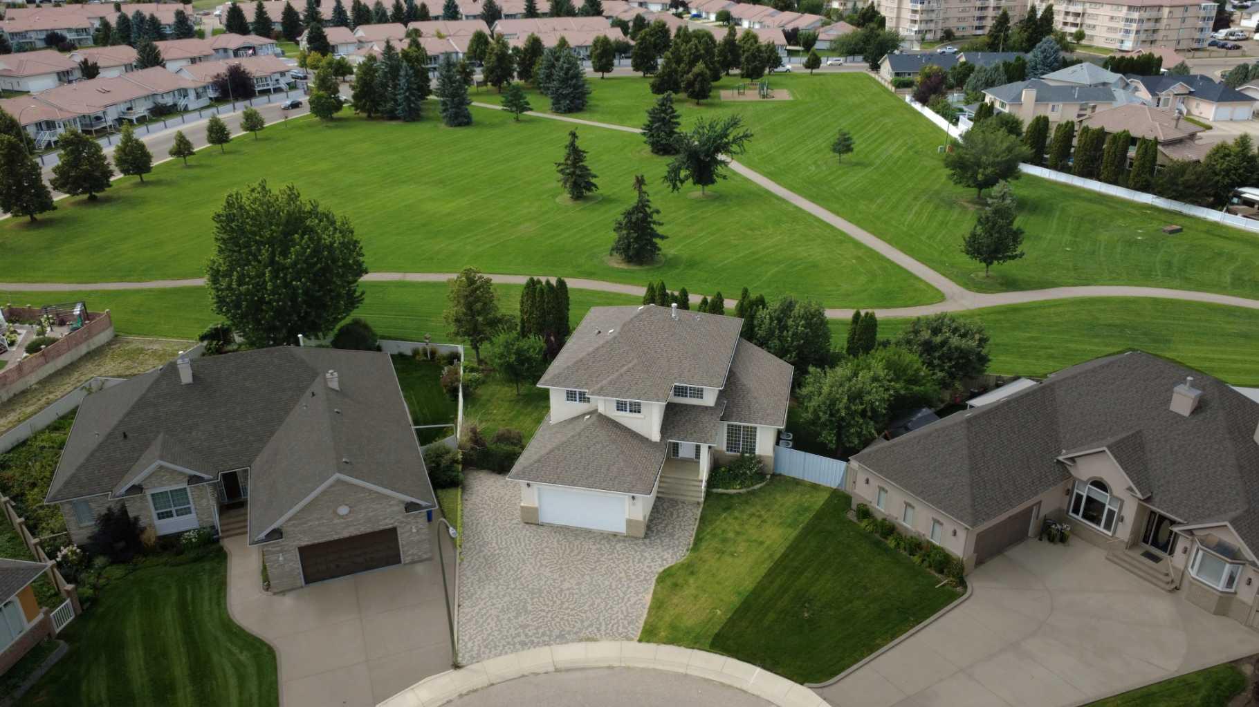 35 Park Meadows Place SE