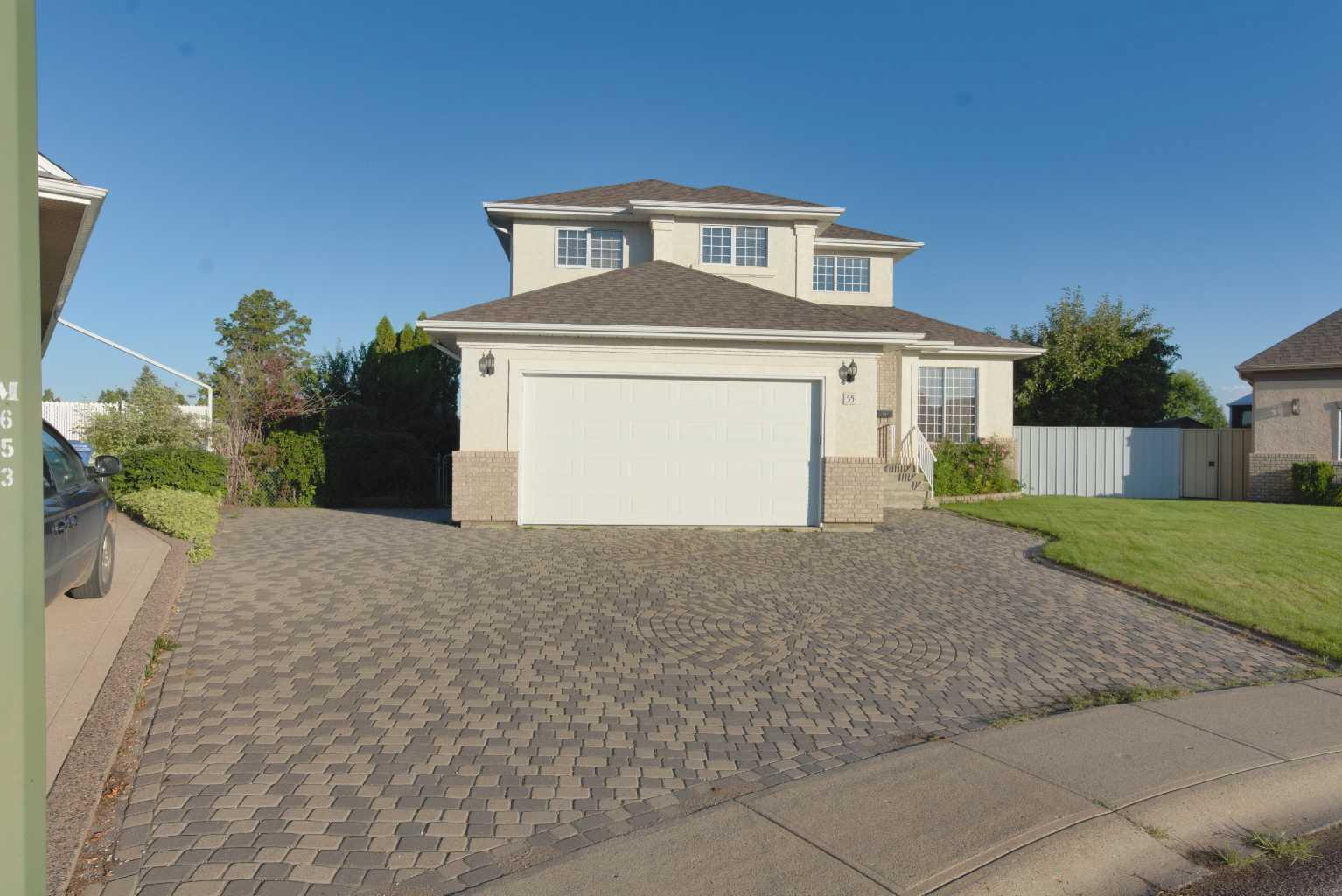 35 Park Meadows Place SE