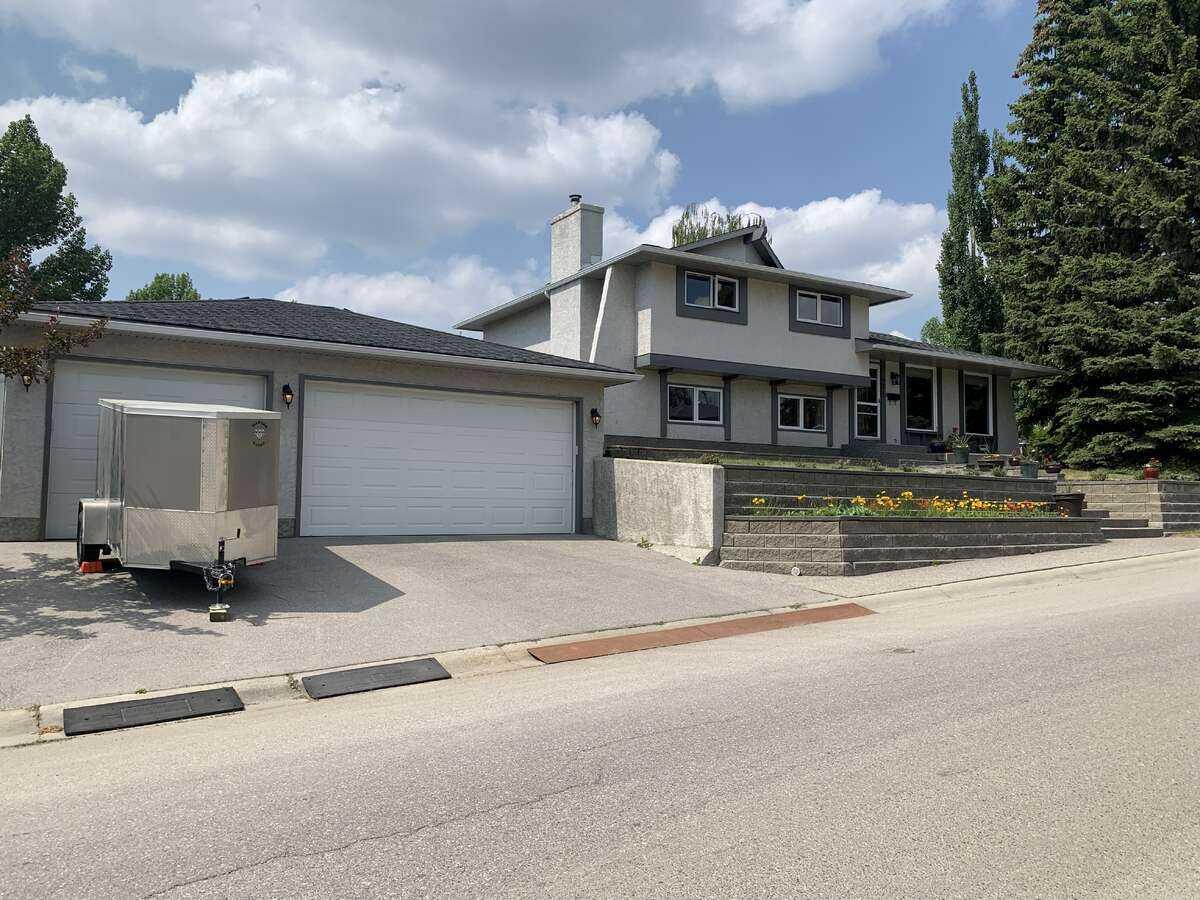 471 Dalmeny Hill NW
