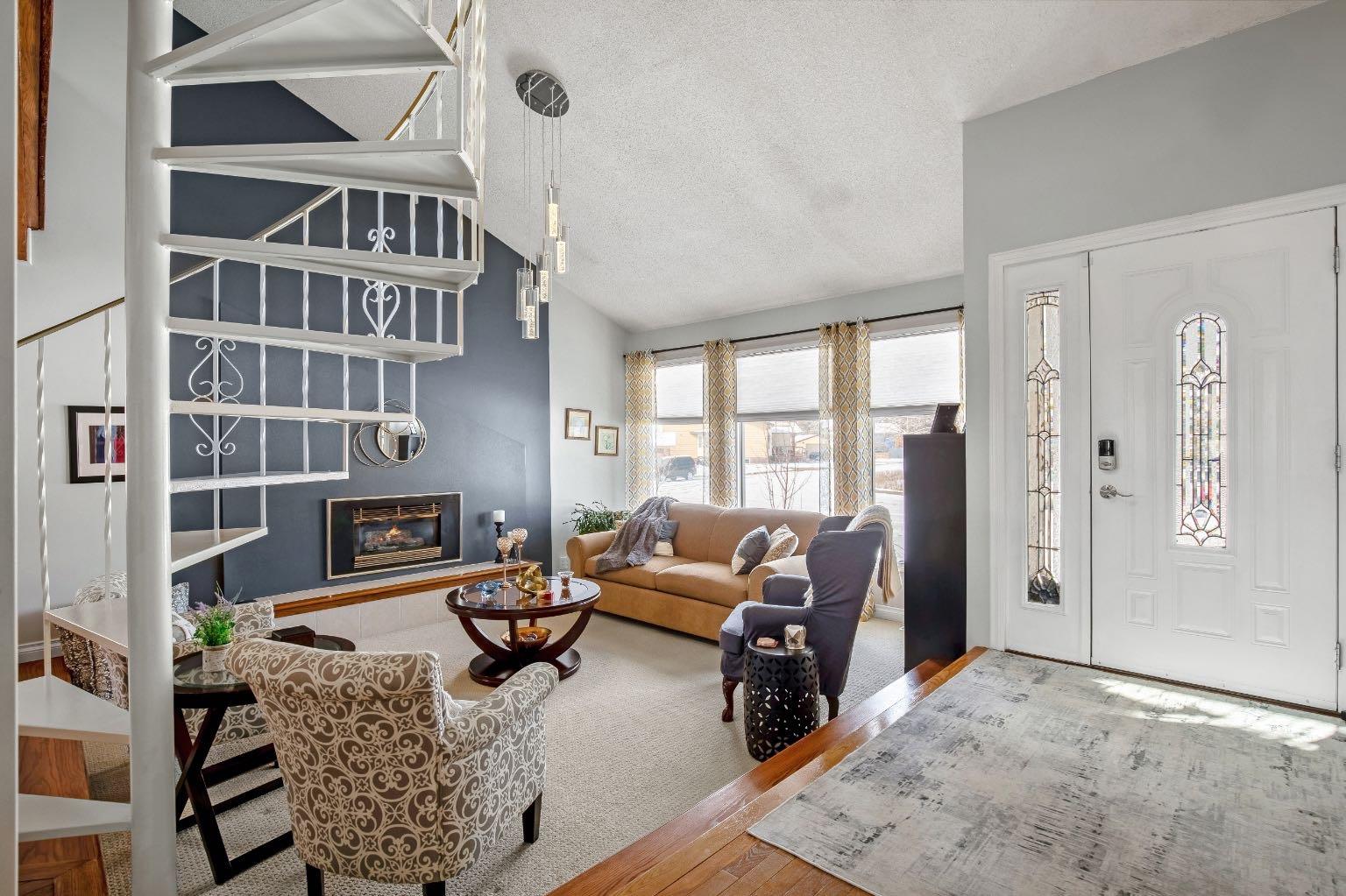 35 Parkwood Crescent