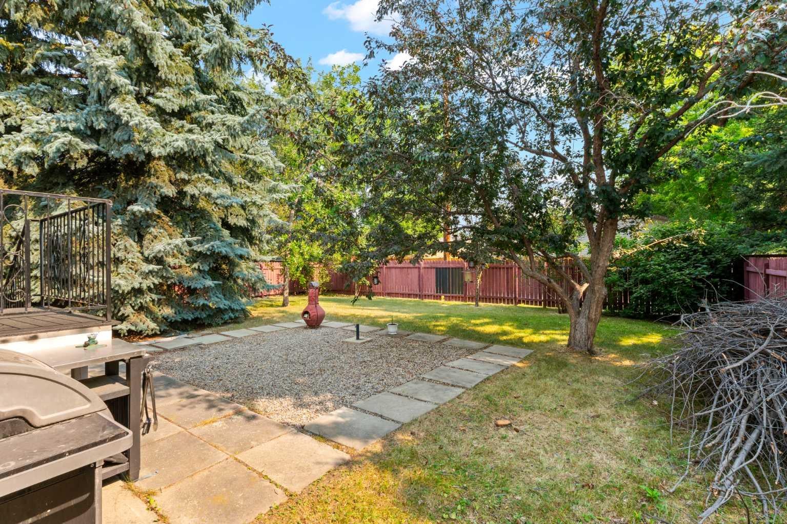 5467 Dalrymple Crescent NW