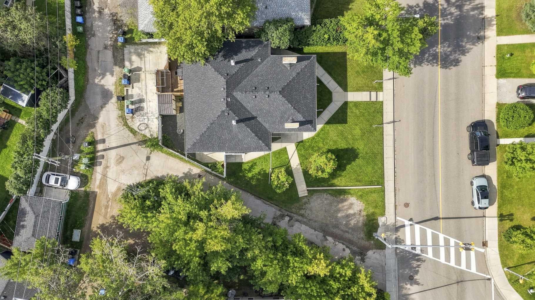 2404 & 2406 Richmond Road SW