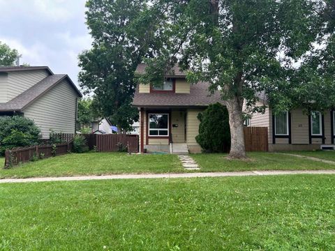 Photo of 41 South Ridge Crescent SW, Medicine Hat, AB T1B 2P2 (MLS # A2329220)
