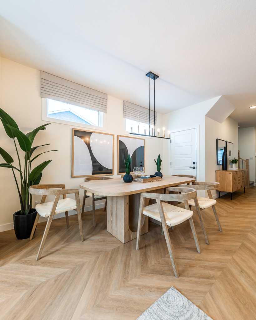 588 Buffaloberry Manor SE