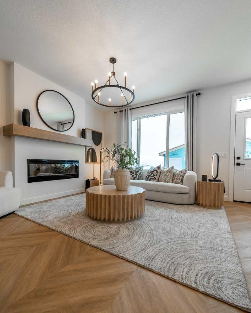 588 Buffaloberry Manor SE