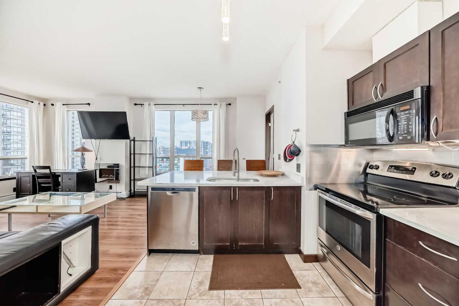 1053 10 Street SW 915