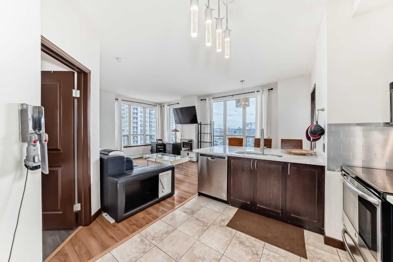 1053 10 Street SW 915