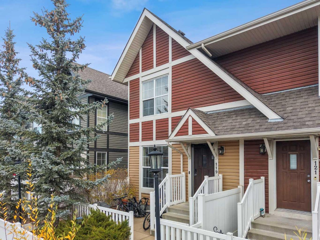 Photo of 119 New Brighton Villas SE, Calgary, AB T2Z 0T5 (MLS # A2354601)