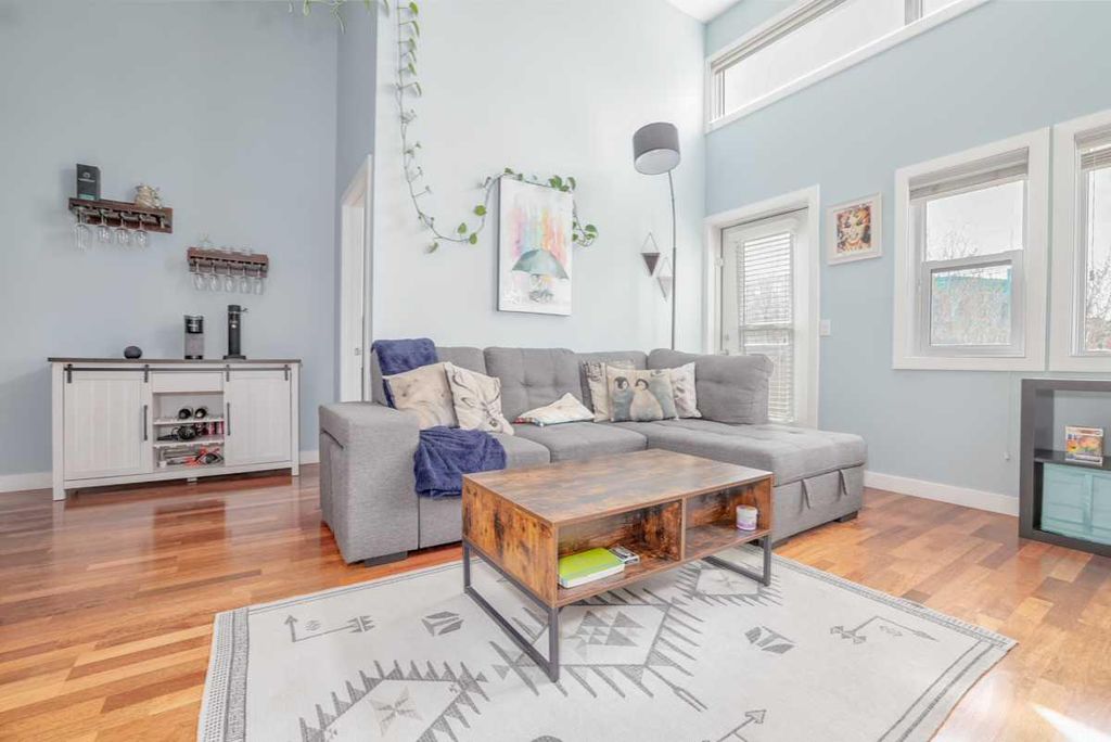 Photo of 1828 14 Street SW #402, Calgary, AB T2T 3S9 (MLS # A2300892)